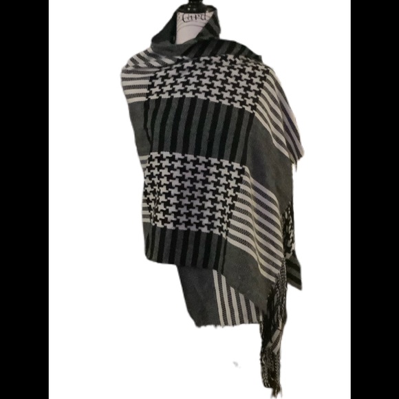 None Accessories - Blanket scarf